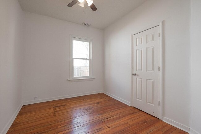 Building Photo - 1323 Columbia St