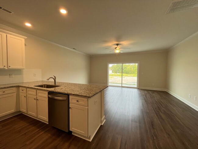 Building Photo - Stunning 3BD, 2.5BA Raleigh Townhome with ...