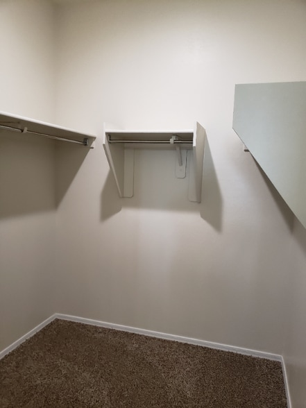 Building Photo - 354 N 17th Pl