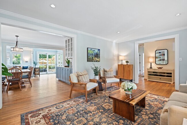 Building Photo - 5191 Linnean Terrace NW