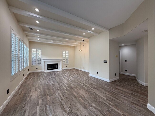 Building Photo - 20 Gonsalves Ct