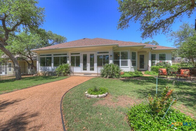 Building Photo - 1164 Fairway Dr