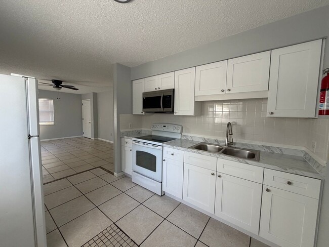 Building Photo - 1408 Spencer Ct