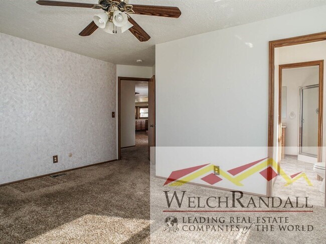 Building Photo - Beautiful 4 Bedroom Home in Layton