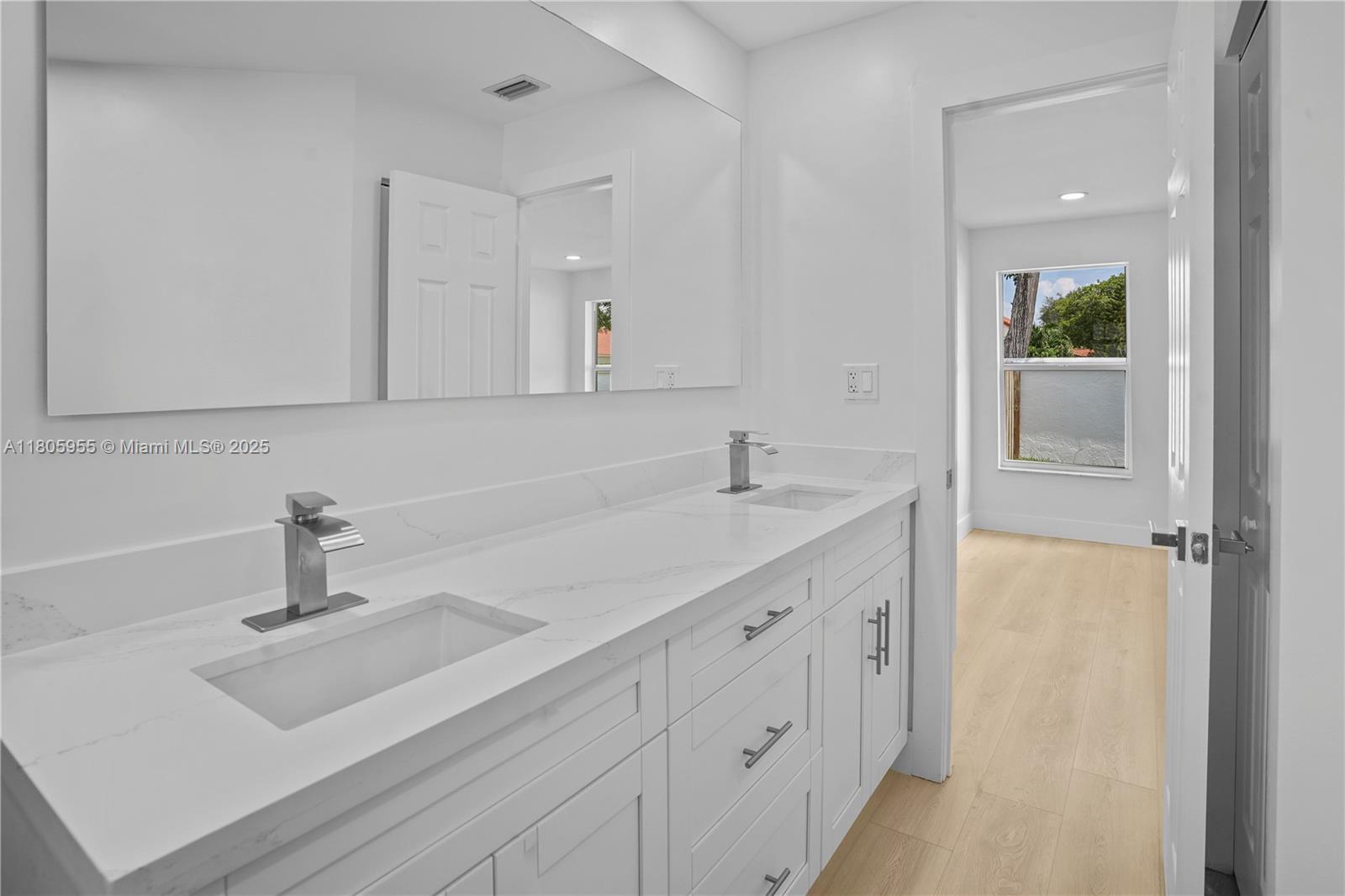 Building Photo - 9354 Arborwood Cir