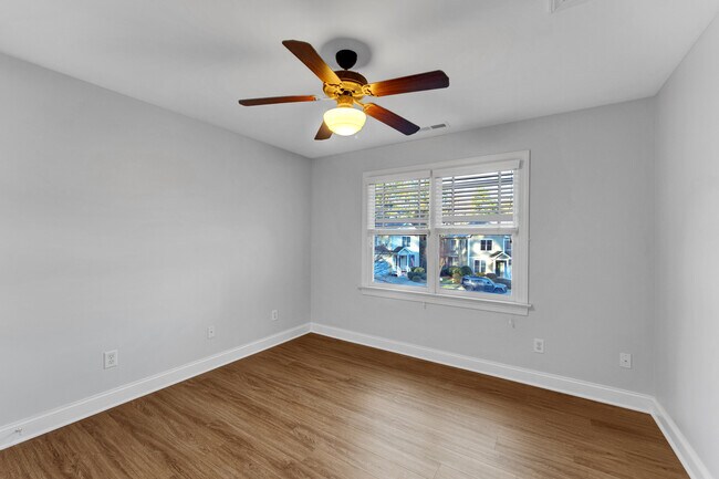 Building Photo - 317 Charleston Ln