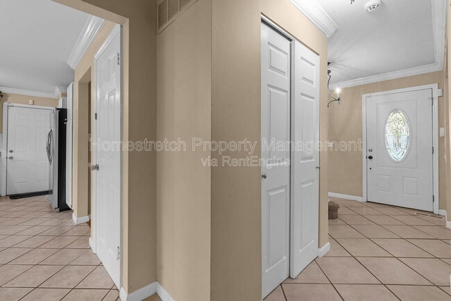 Building Photo - 11860 Shallowbrook Dr