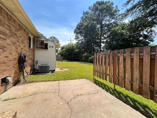Building Photo - 3549 Seay Ave