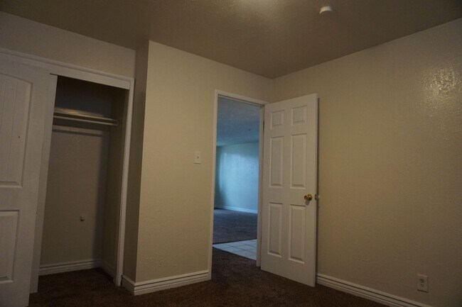 Building Photo - 2564 S 700 E