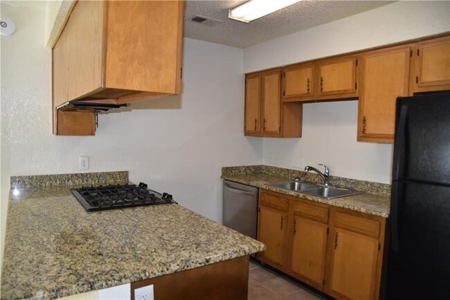 Building Photo - 12208 Dundee Dr