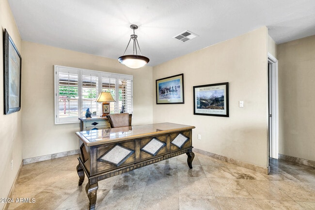Building Photo - 8532 E San Bruno Dr
