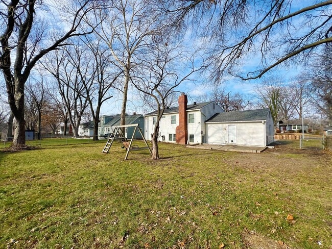 Building Photo - COMING SOON: Family-Friendly Home with Plenty of Space!