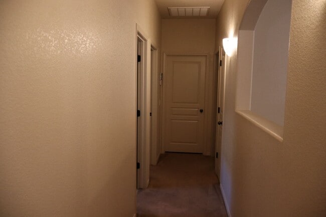 Building Photo - Community Pool