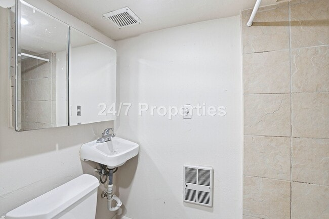 Building Photo - Amazing 4 bedroom home in SE Portland!