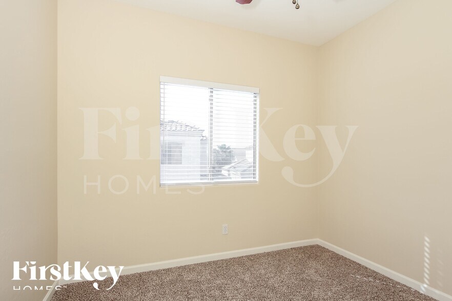 Building Photo - 22022 N 29th Dr