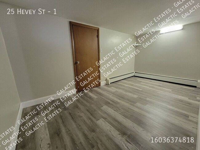 Building Photo - Super Spacious 4 bedroom 2 bath 2 levels o...