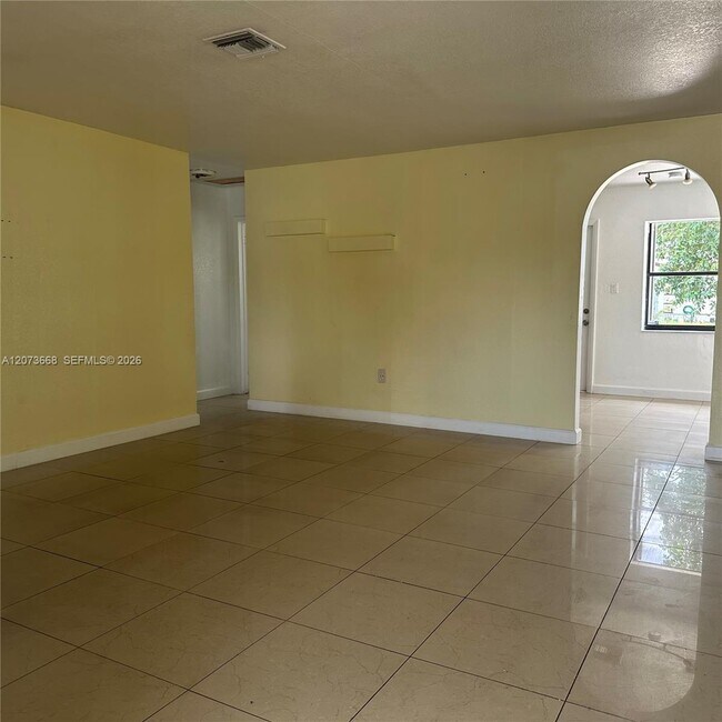 Building Photo - 6432 Flagler St