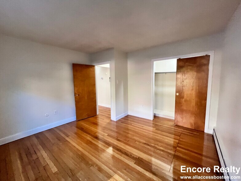 Building Photo - 309 Tappan St