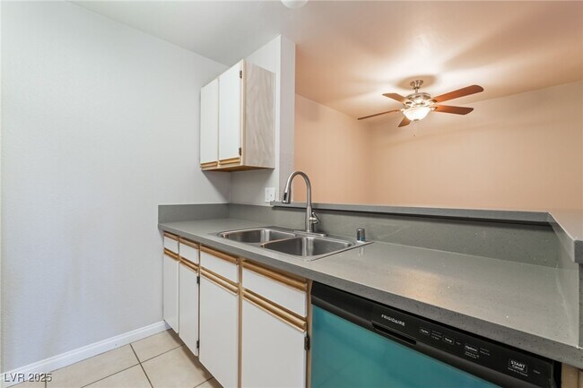 Building Photo - 2200 S Fort Apache Rd