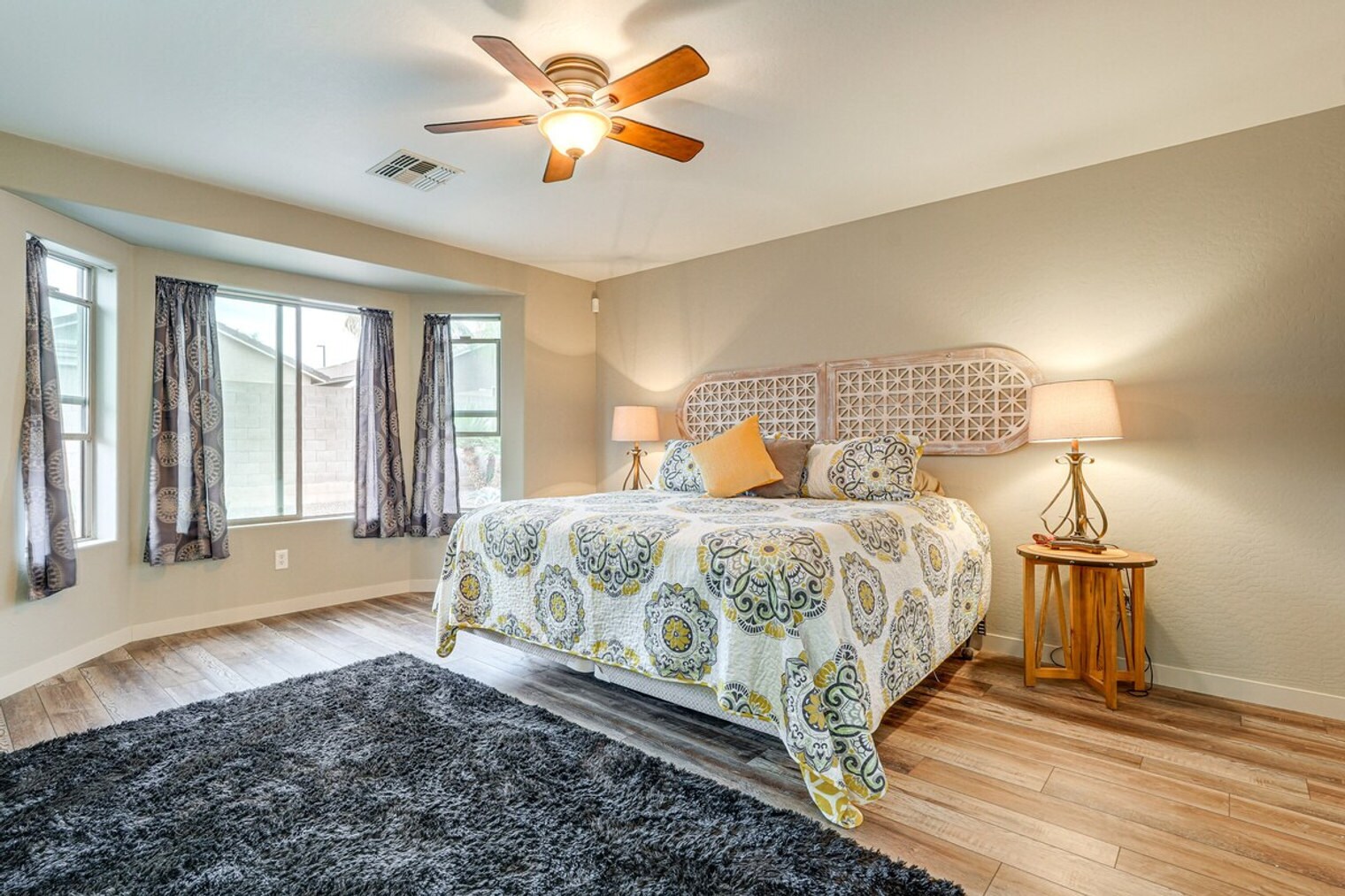 Building Photo - 2125 W Goldmine Mountain Dr