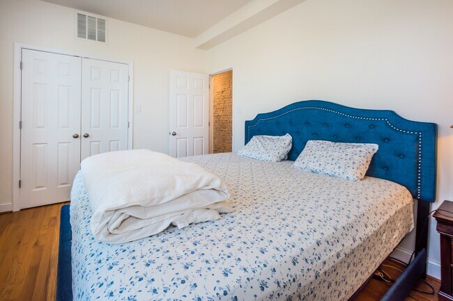 Building Photo - 600 S Linwood Ave