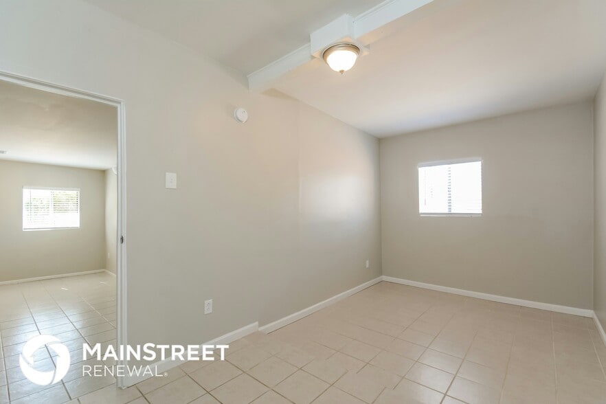 Building Photo - 4649 E 14th St