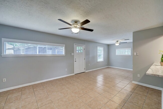 Building Photo - 5013 Verdome Ln