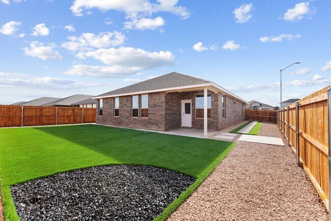 Building Photo - 2101 Fortune Dr