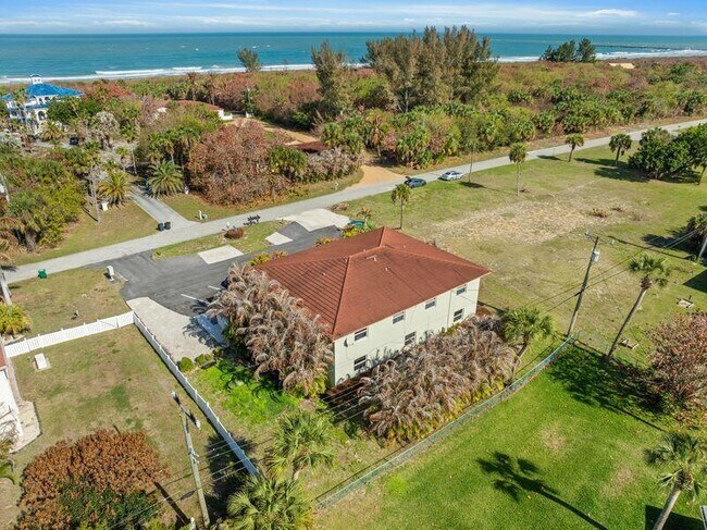 Building Photo - 2319 Tamarind Dr