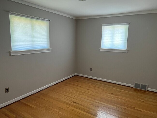 Building Photo - 3 Bedroom Home in Frasier