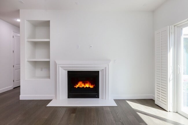 Building Photo - 4 Bed / 3 Bath San Bruno home in highly de...