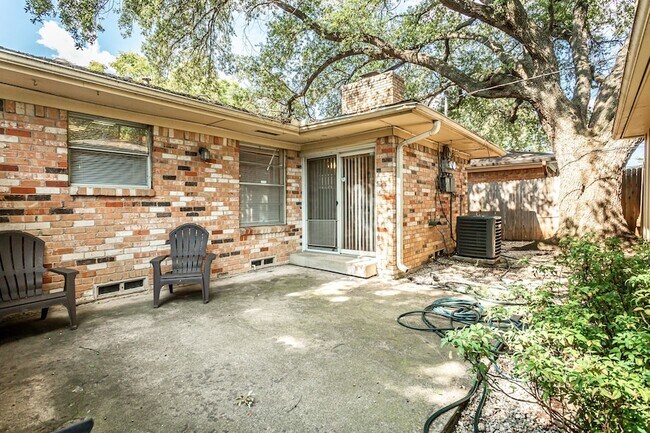 Building Photo - 7549 Brentcove Cir