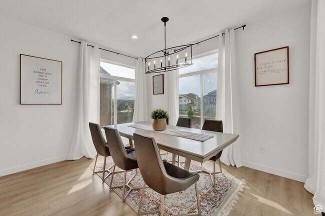Building Photo - 15162 S Cantle Dr