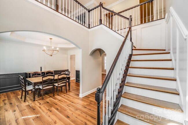 Building Photo - 10243 Squires Way