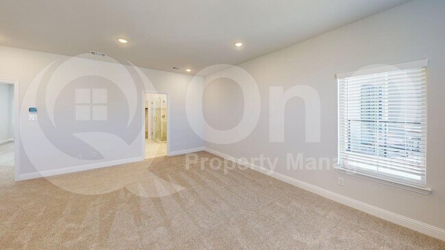 Building Photo - 7111 Daytona Mews