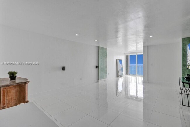 Building Photo - 6450 Collins Ave