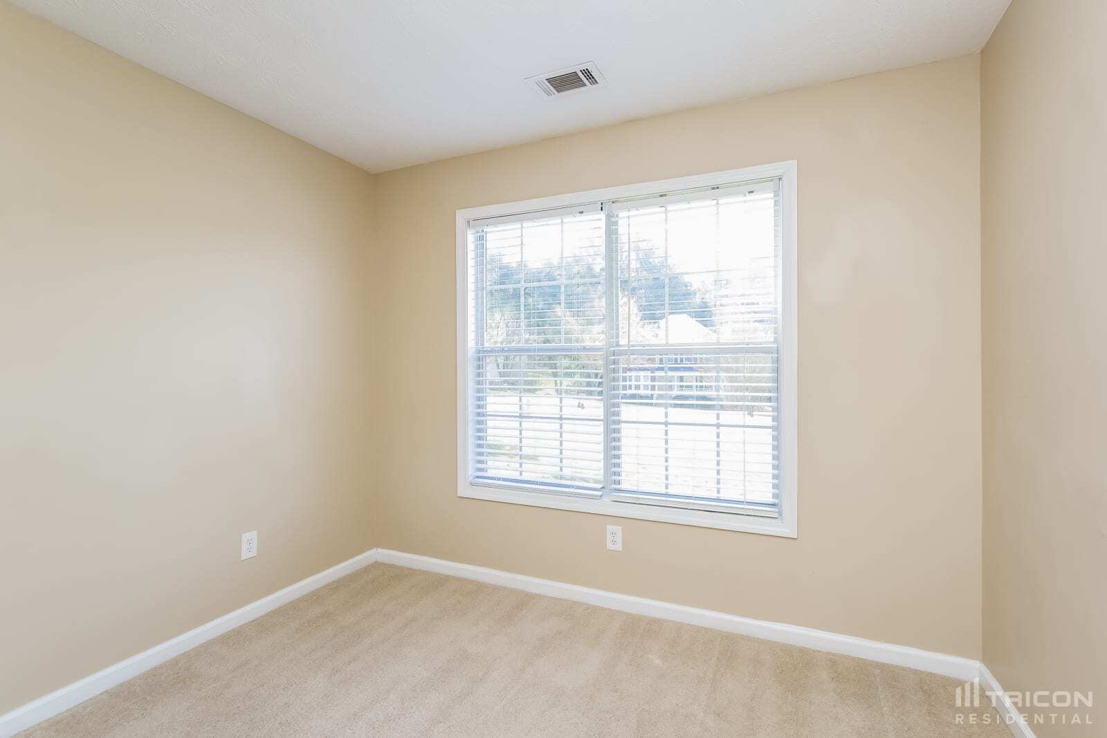 Building Photo - 3180 Willow Park Dr NE
