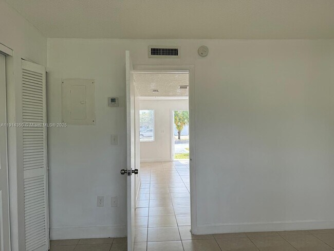 Building Photo - 2401 Van Buren St