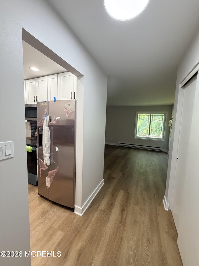 Building Photo - 147 Amberly Dr