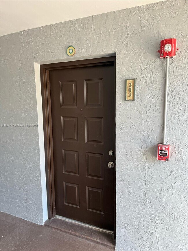 Building Photo - 7405 SW 152nd Ave