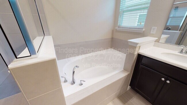 Building Photo - 189 Trumpco Dr