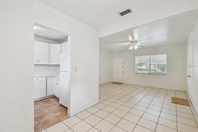 Building Photo - 3808 S Grady Ave