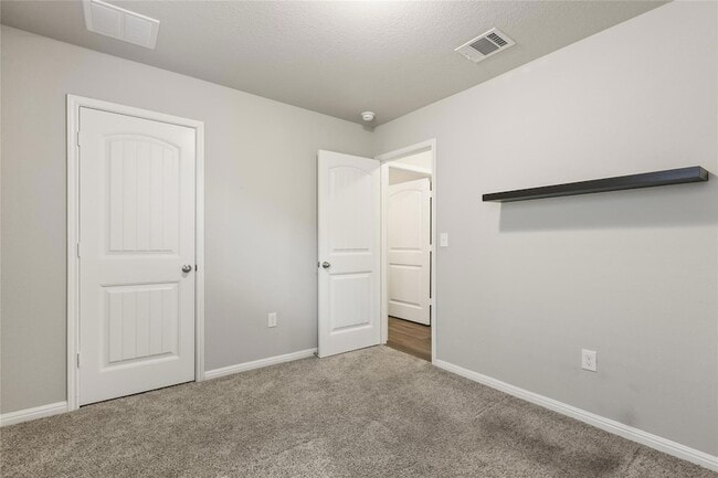 Building Photo - 201 Frederick Dr