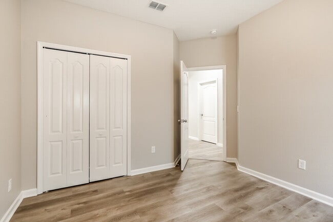 Building Photo - 10392 Pavnes Creek Dr