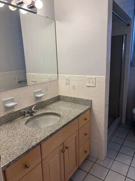 Building Photo - 53 Clemence St