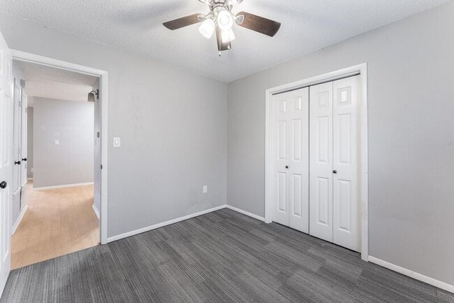 Building Photo - 2316-2318 Raven Ln