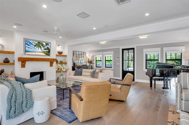 Building Photo - 450 N Swinton Ave