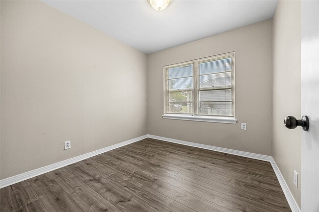 Building Photo - 223 Wildwood St