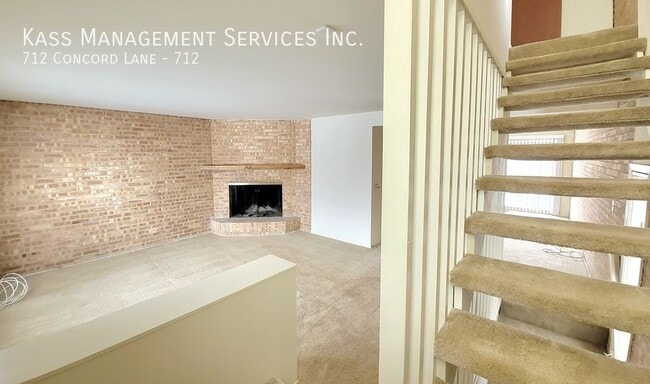 Building Photo - 712 Concord Ln