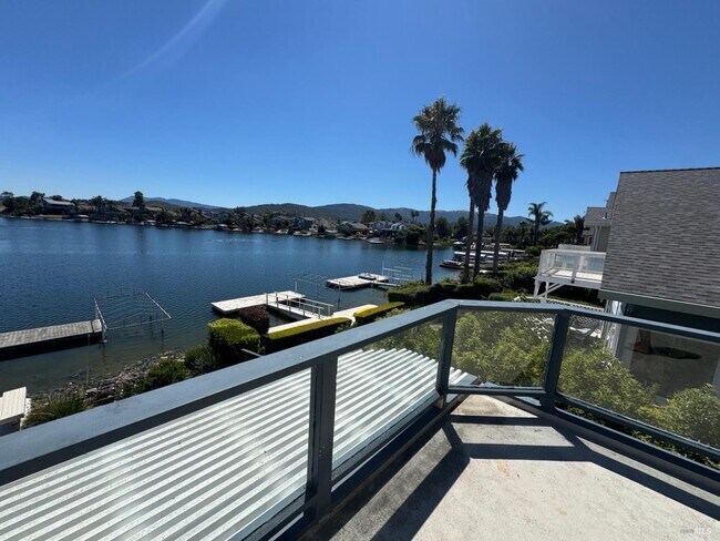 Building Photo - 138 Del Oro Lagoon